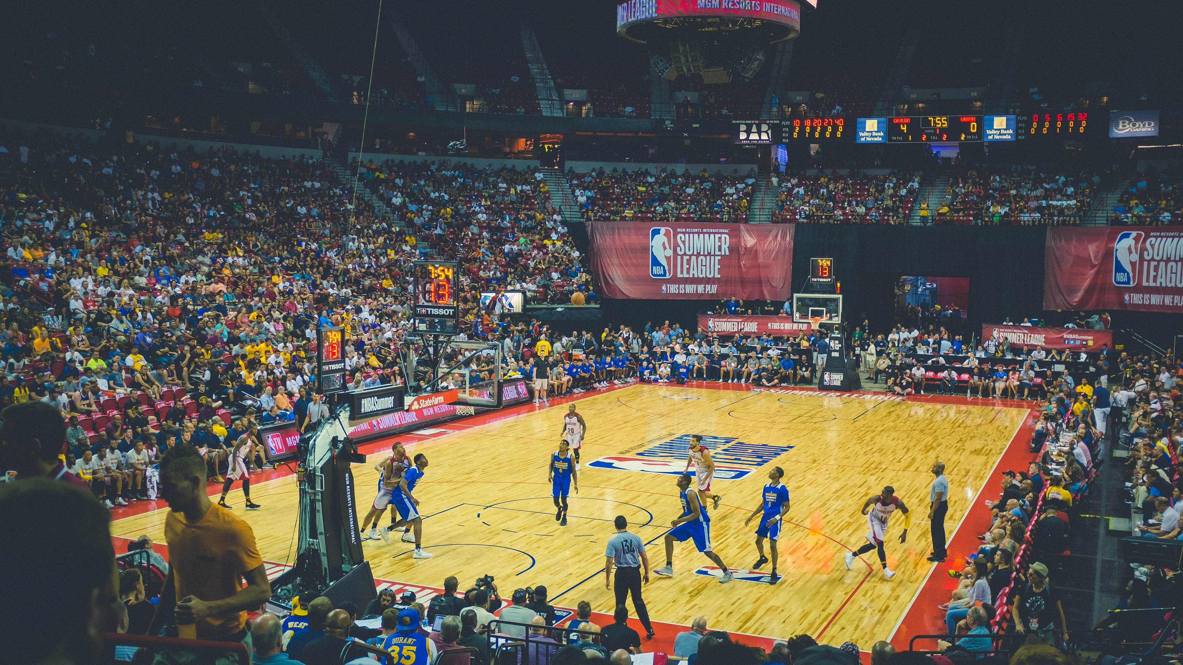 乐鱼体育app官网入口-3x3国际赛热度飙升，城市街头变身比赛场，国际3v3